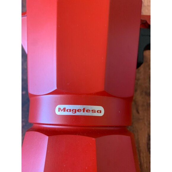 Magefesa Modelo Colombia Red Aluminum Stovetop Coffee Maker 6 Cup Capacity - Picture 2 of 3